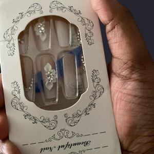 Elegant Floral Press-On Nails